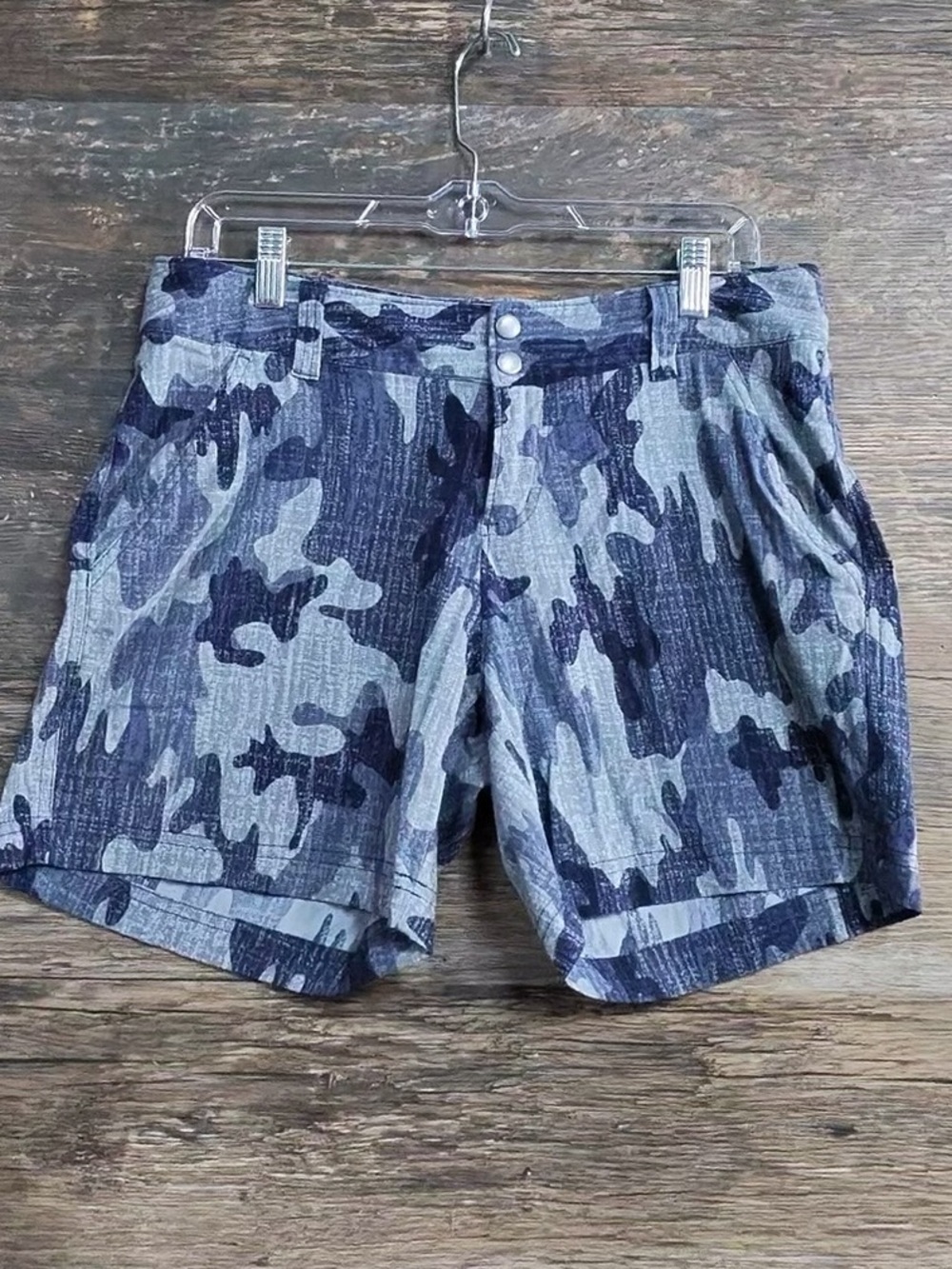 Columbia Women's Gray and Blue Camo Flat-Front Shorts